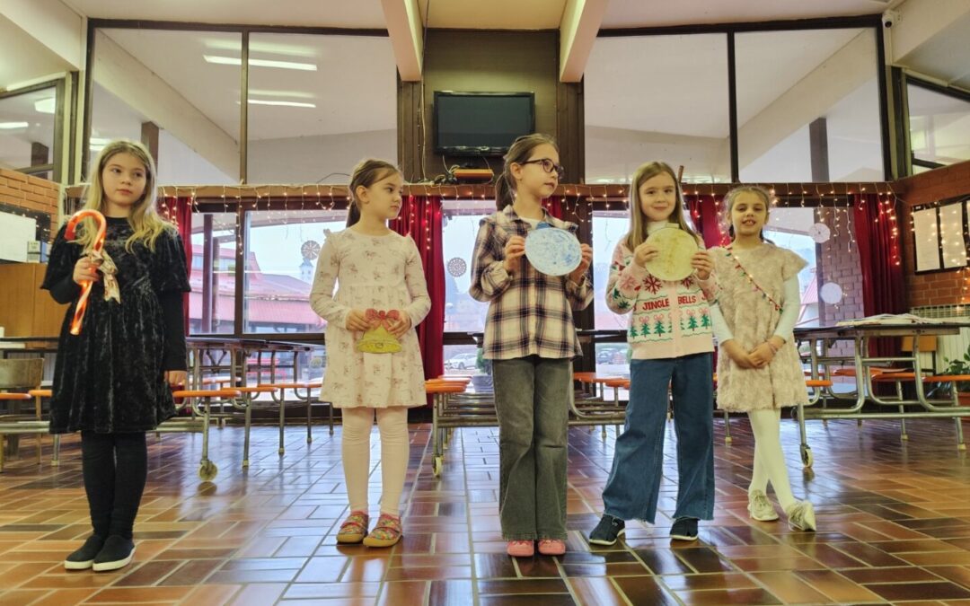 Božićni program učenika nižih razreda