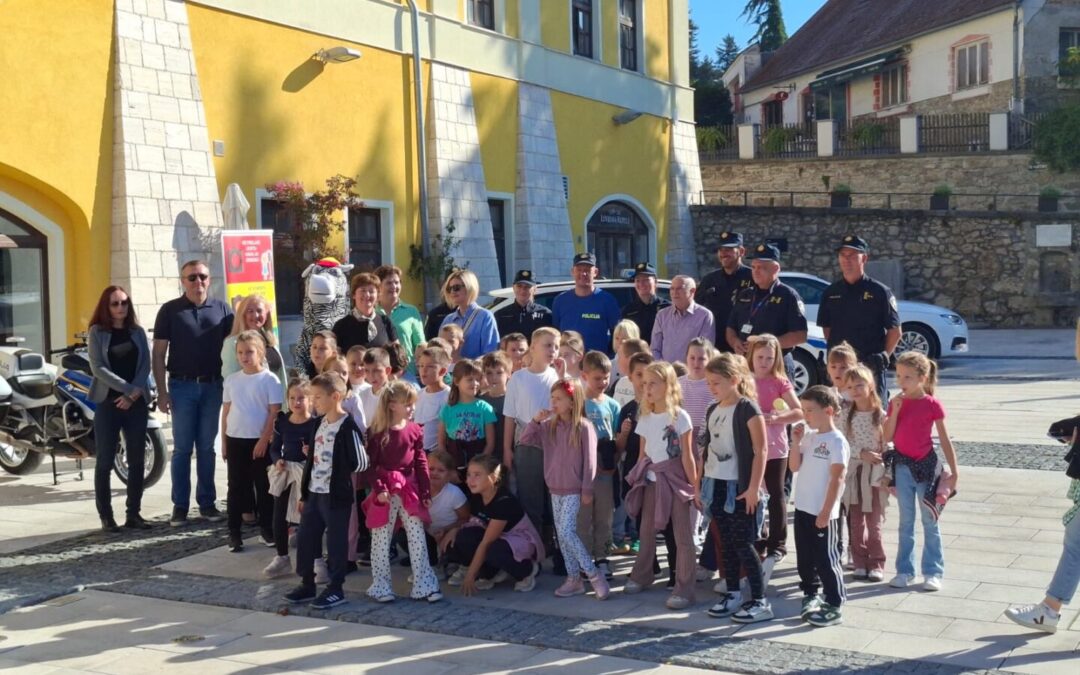 Prometno edukativna akcija “Sigurno u školu s HAK-om”